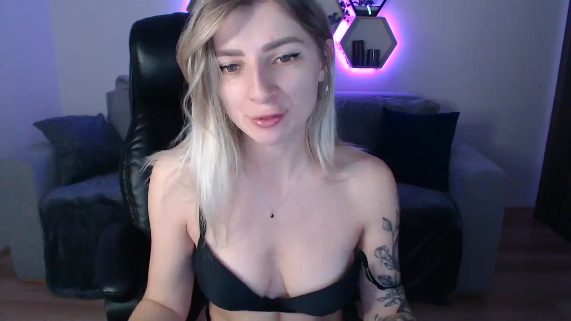 NanaFox video thumbnail