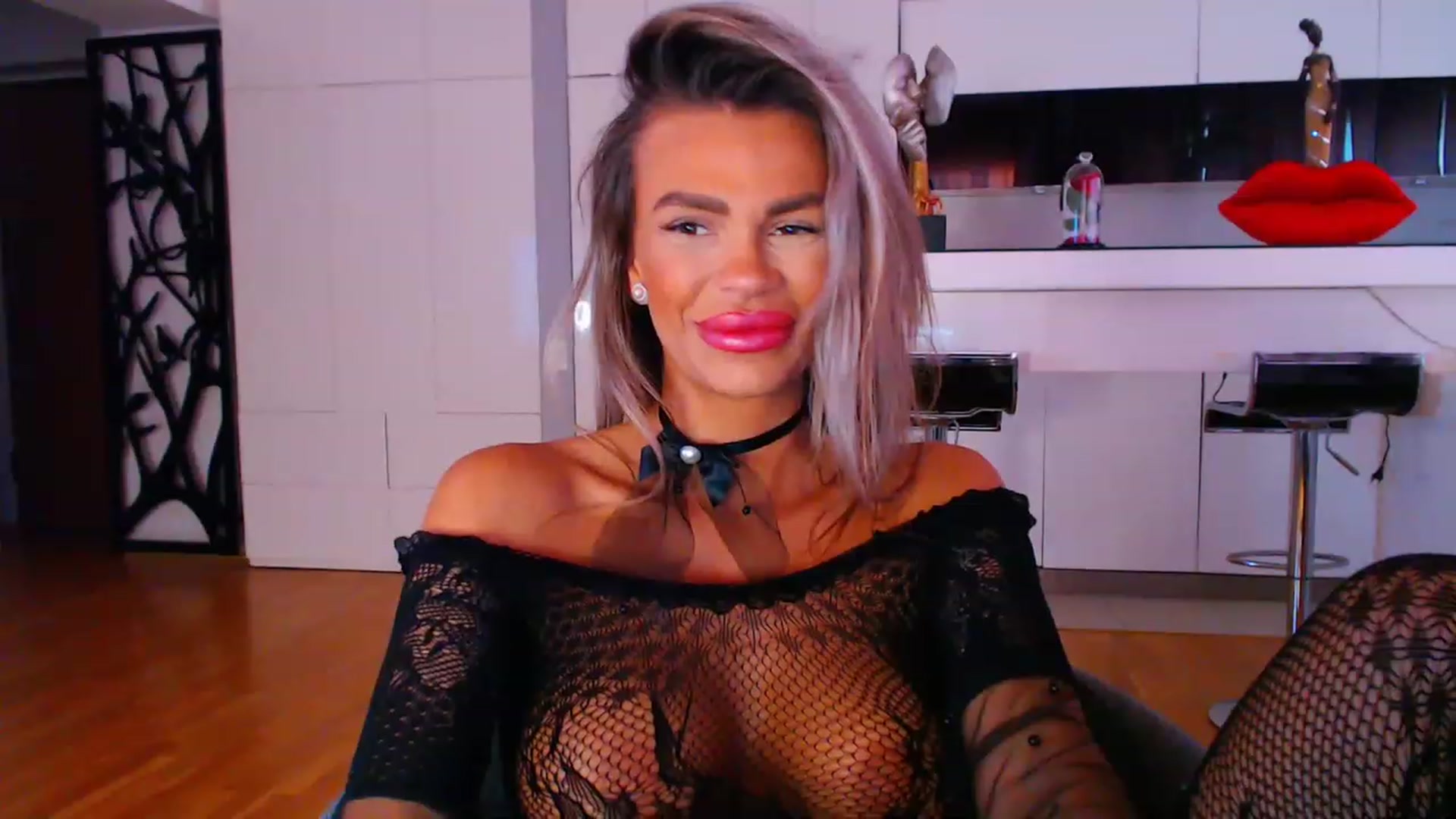 D_y_y video thumbnail