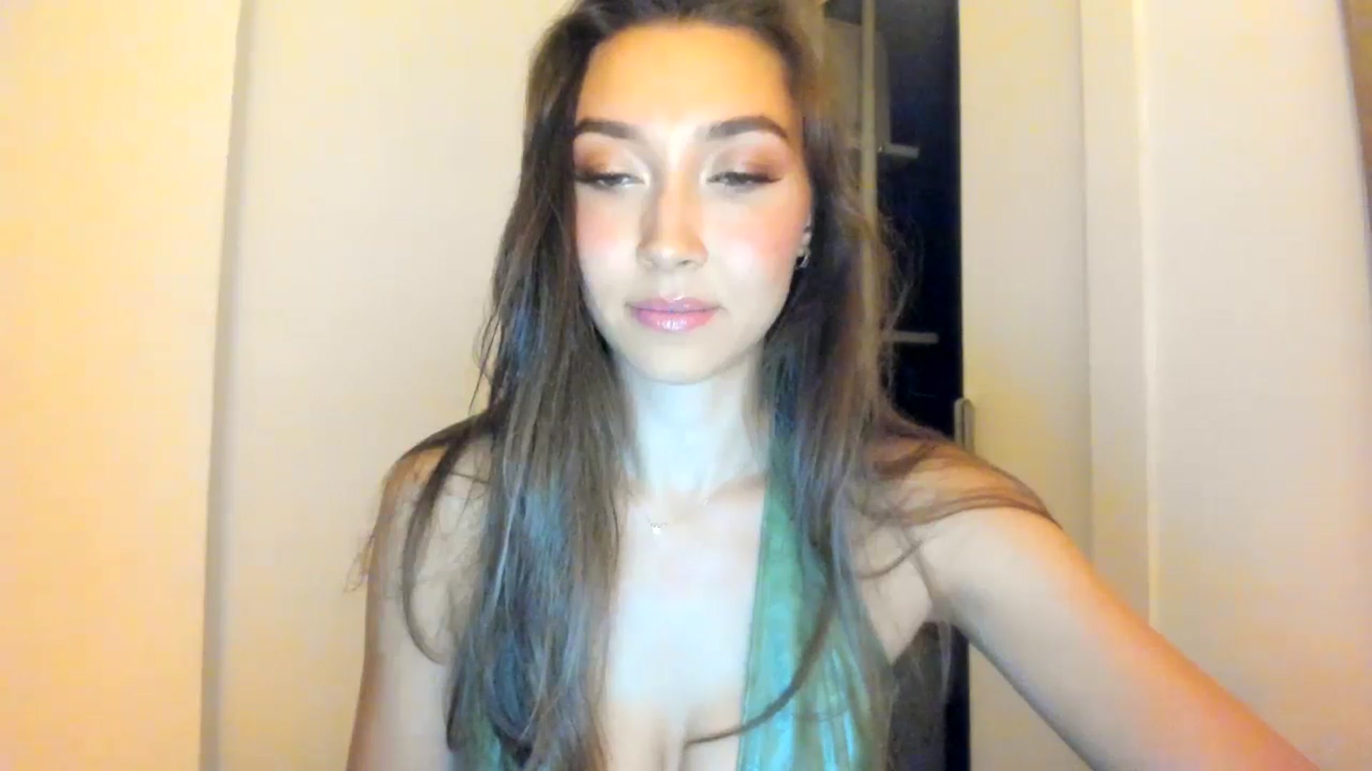 LuckyHoneyyy video thumbnail