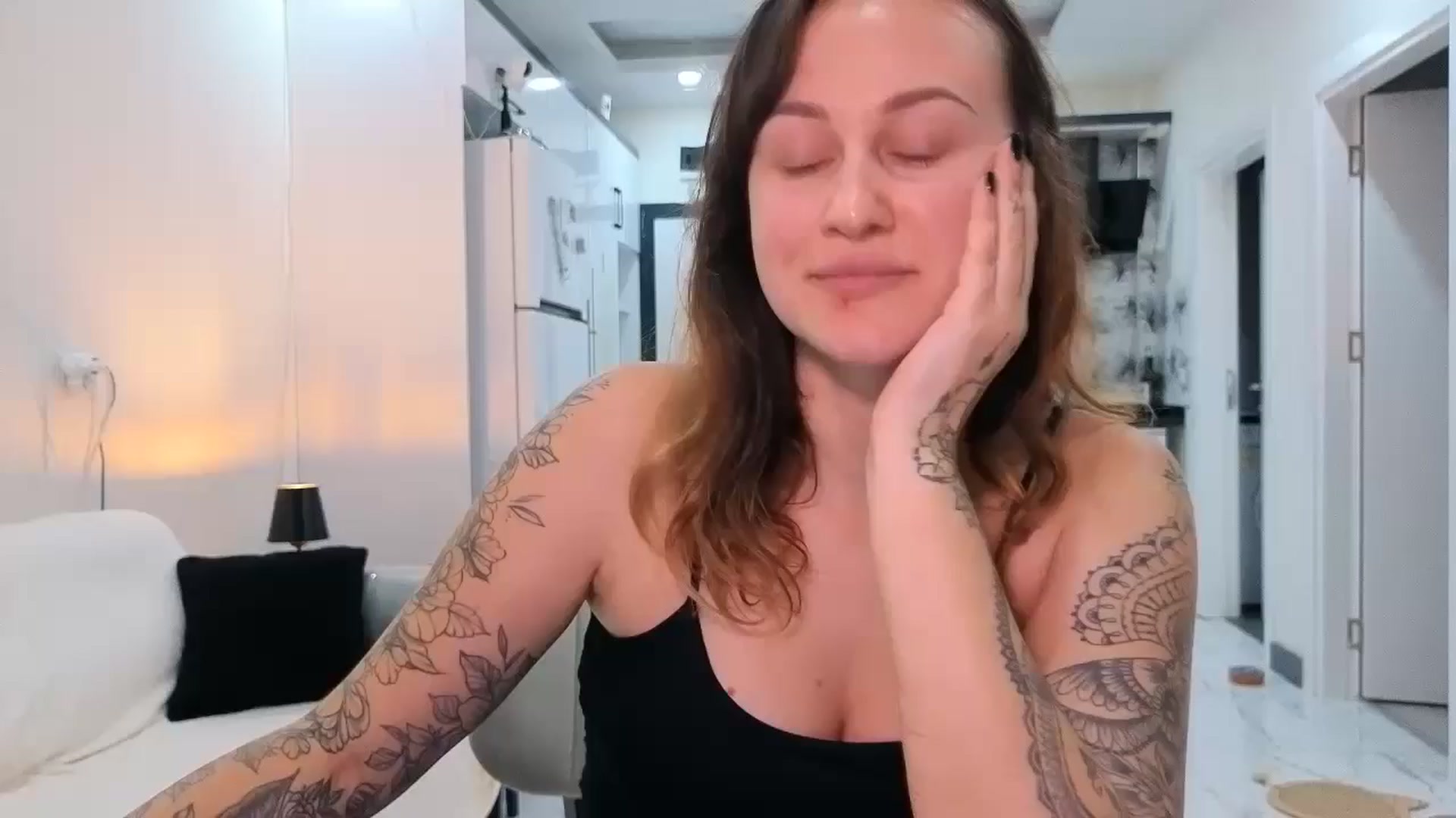 Hi_Love video thumbnail