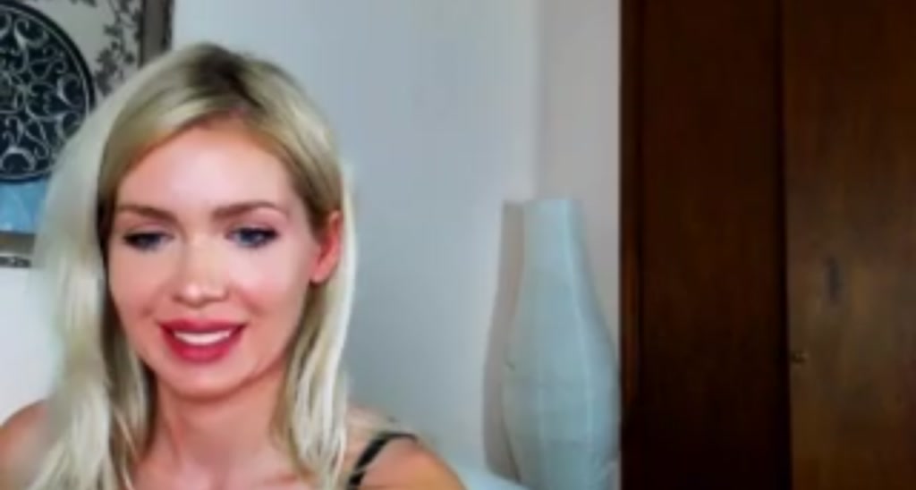 XO_Ella_XO video thumbnail