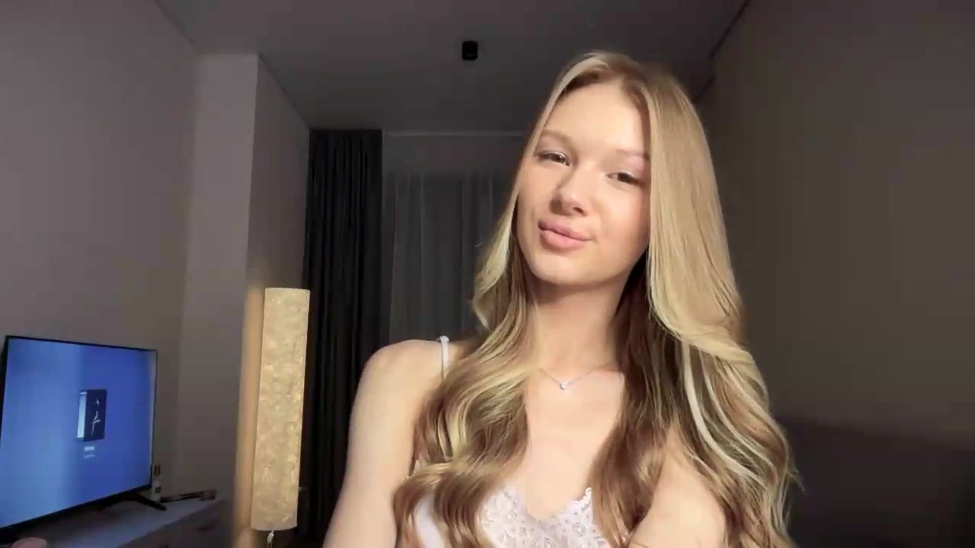 CuteBlonde video thumbnail