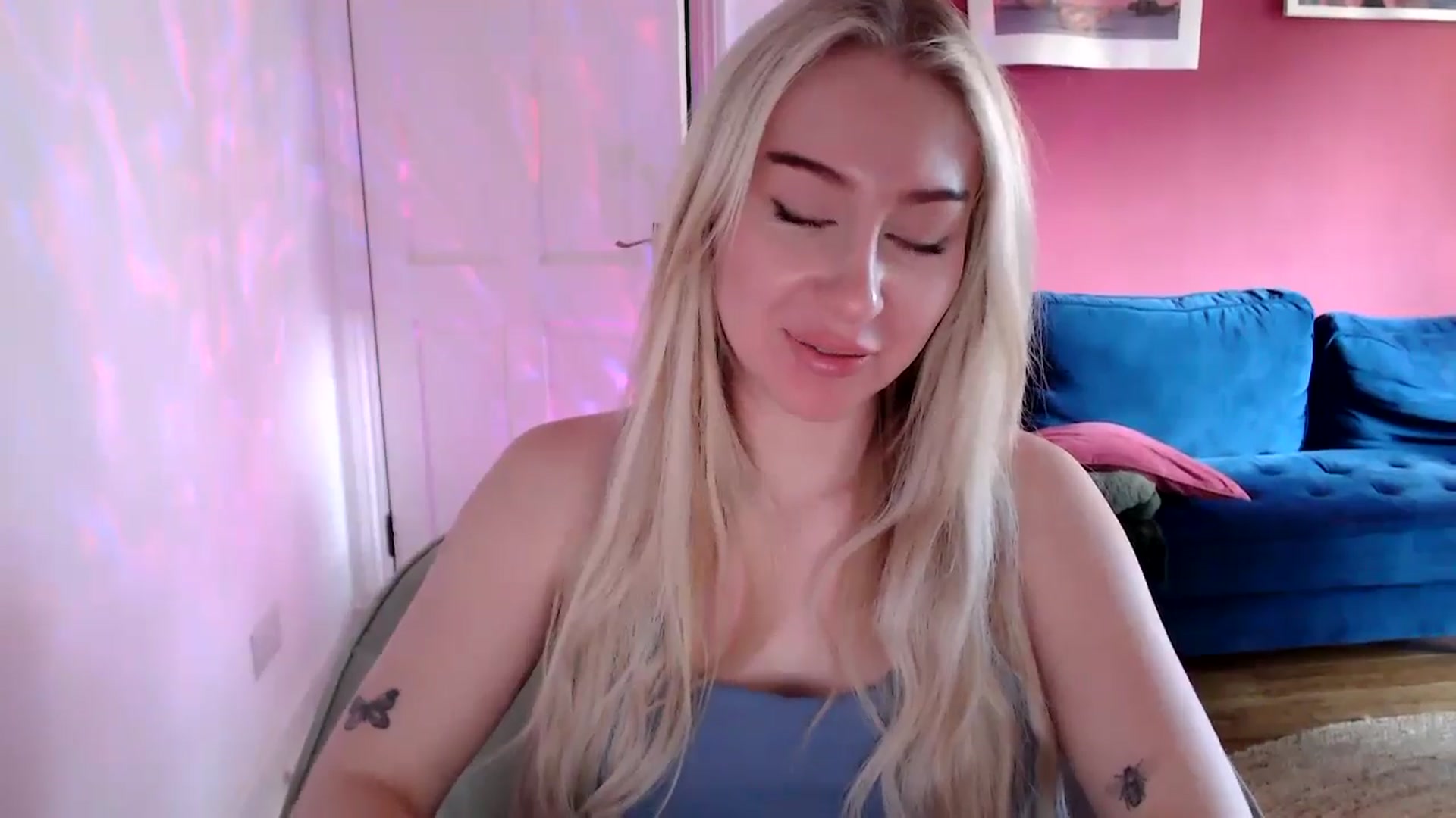PetiteAvax video thumbnail