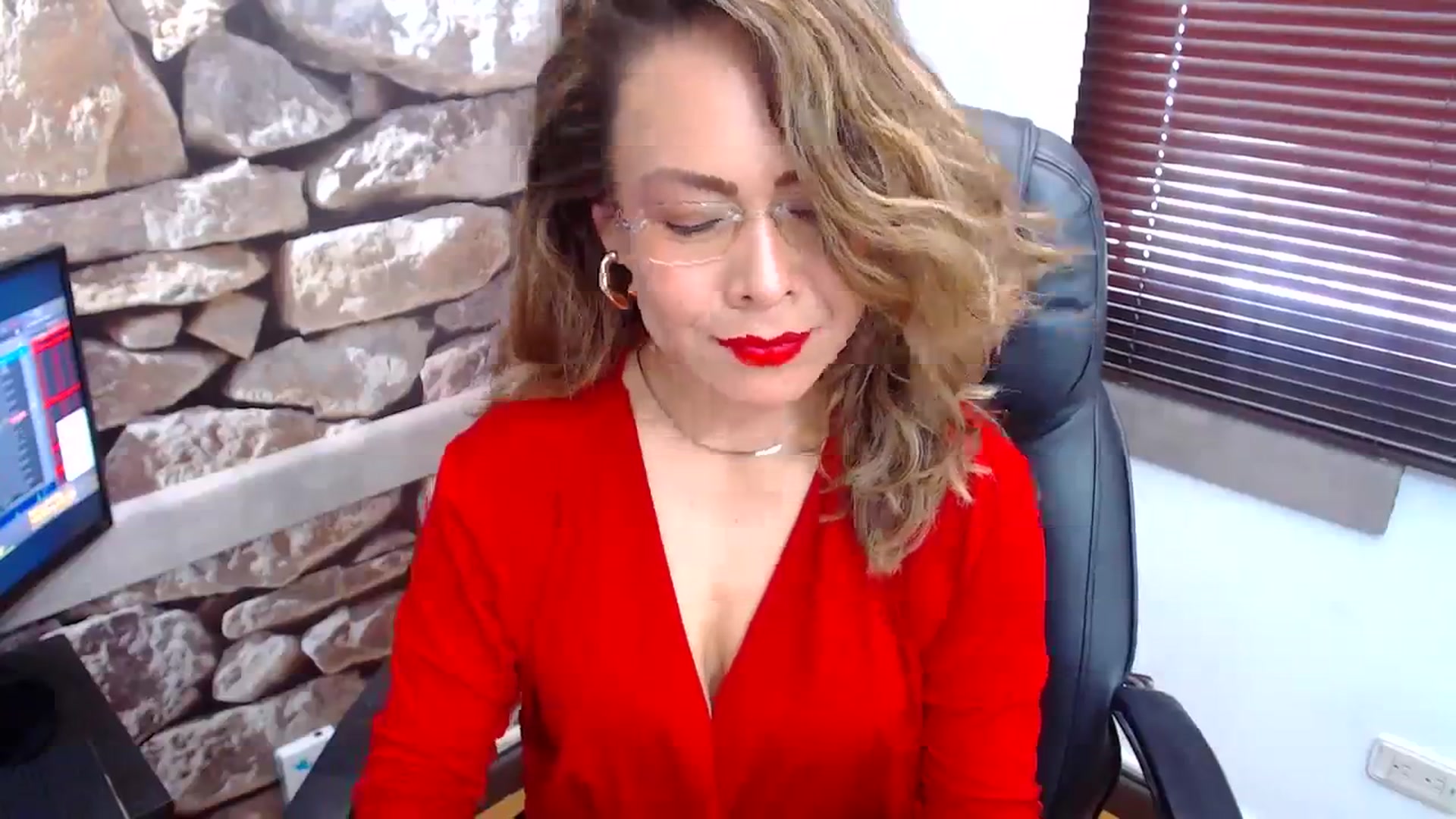 office_secret video thumbnail
