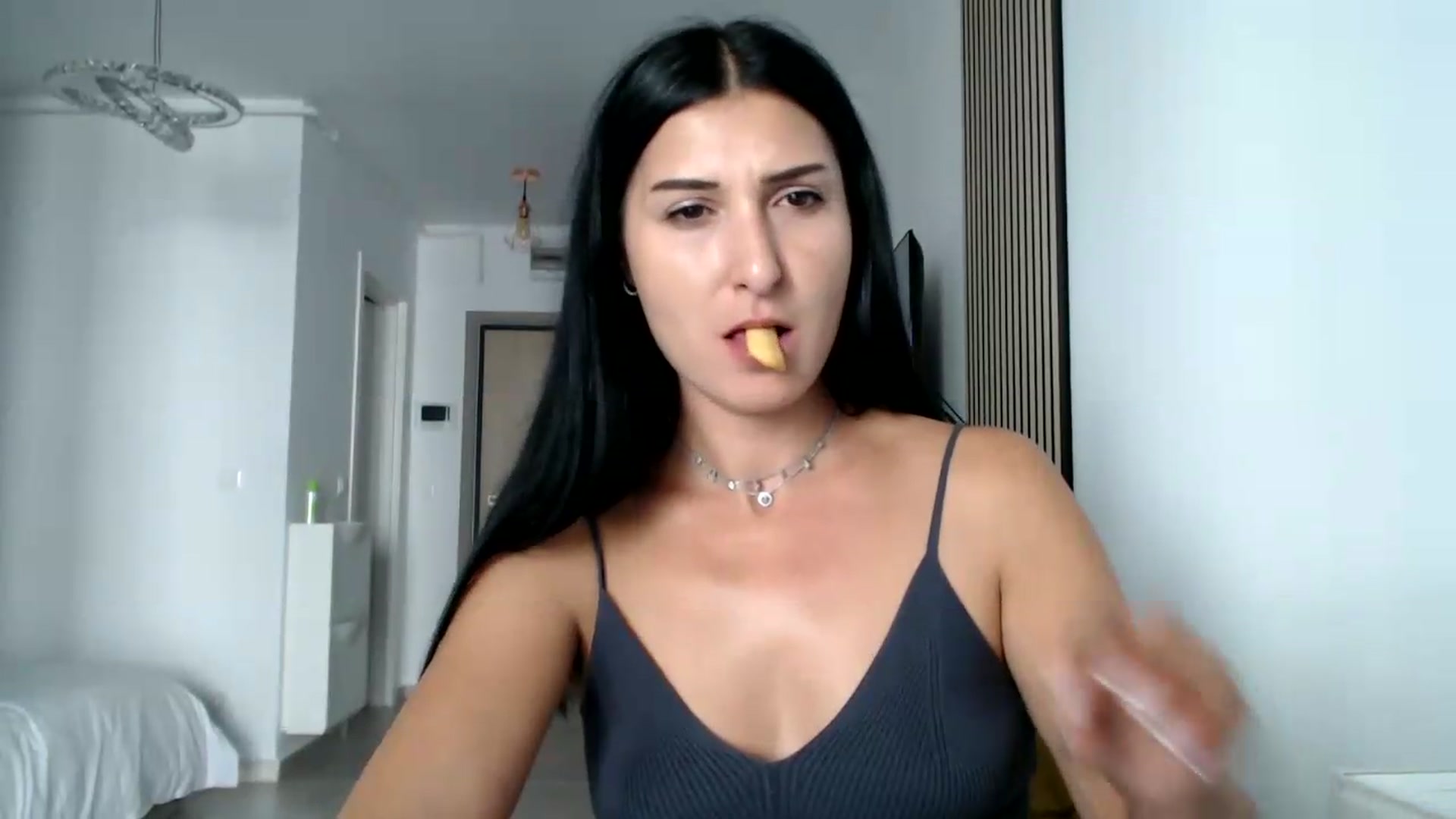 ReyInna video thumbnail