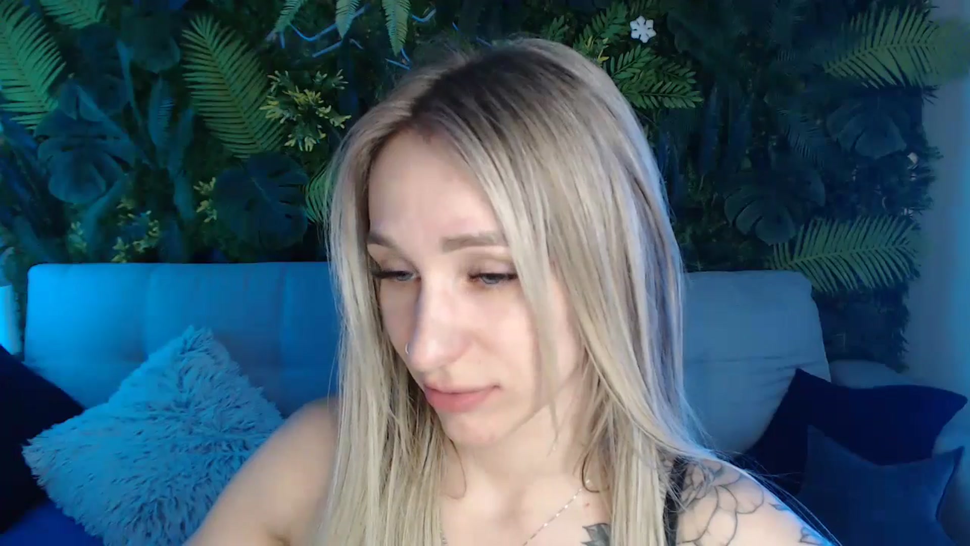 Horny_Blond video thumbnail