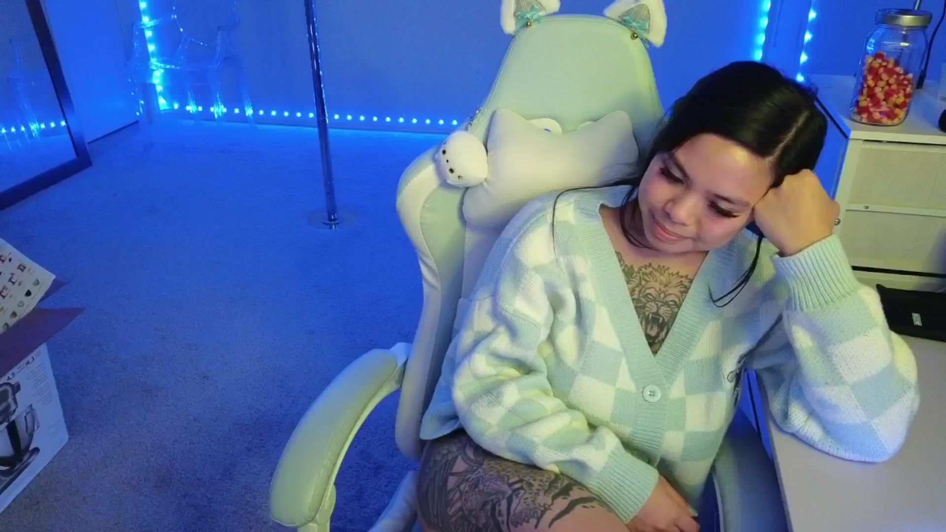 dolllface video thumbnail