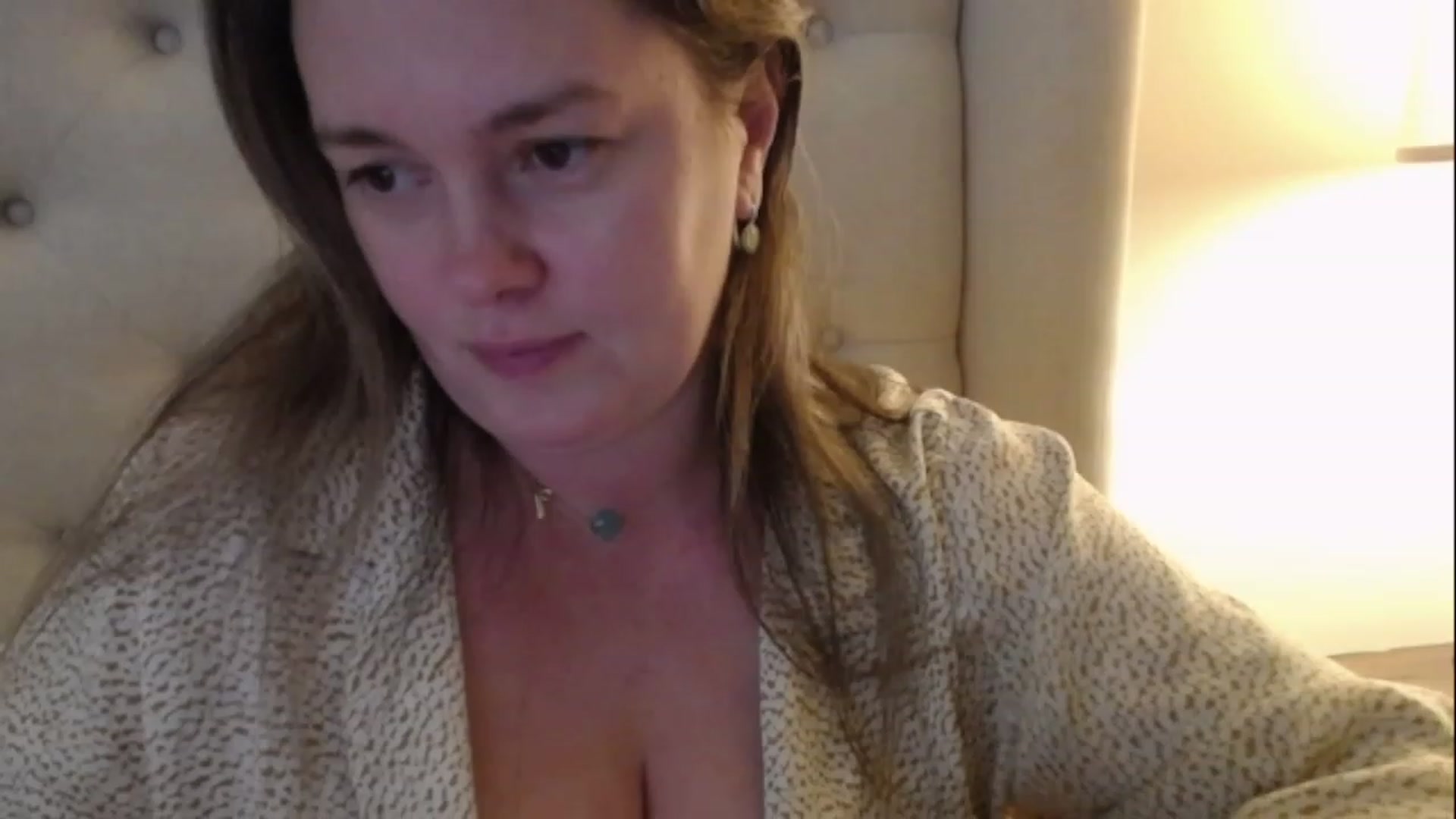 J0llye video thumbnail