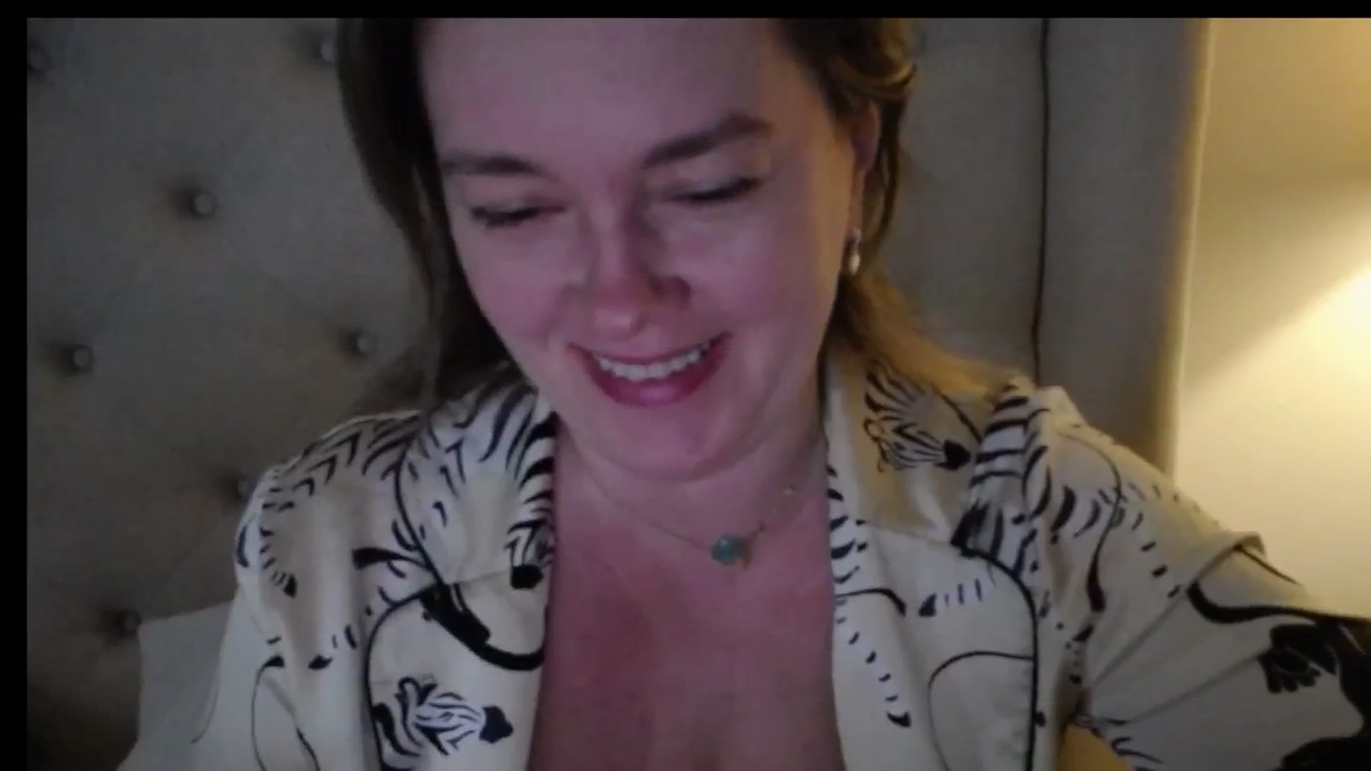 J0llye video thumbnail