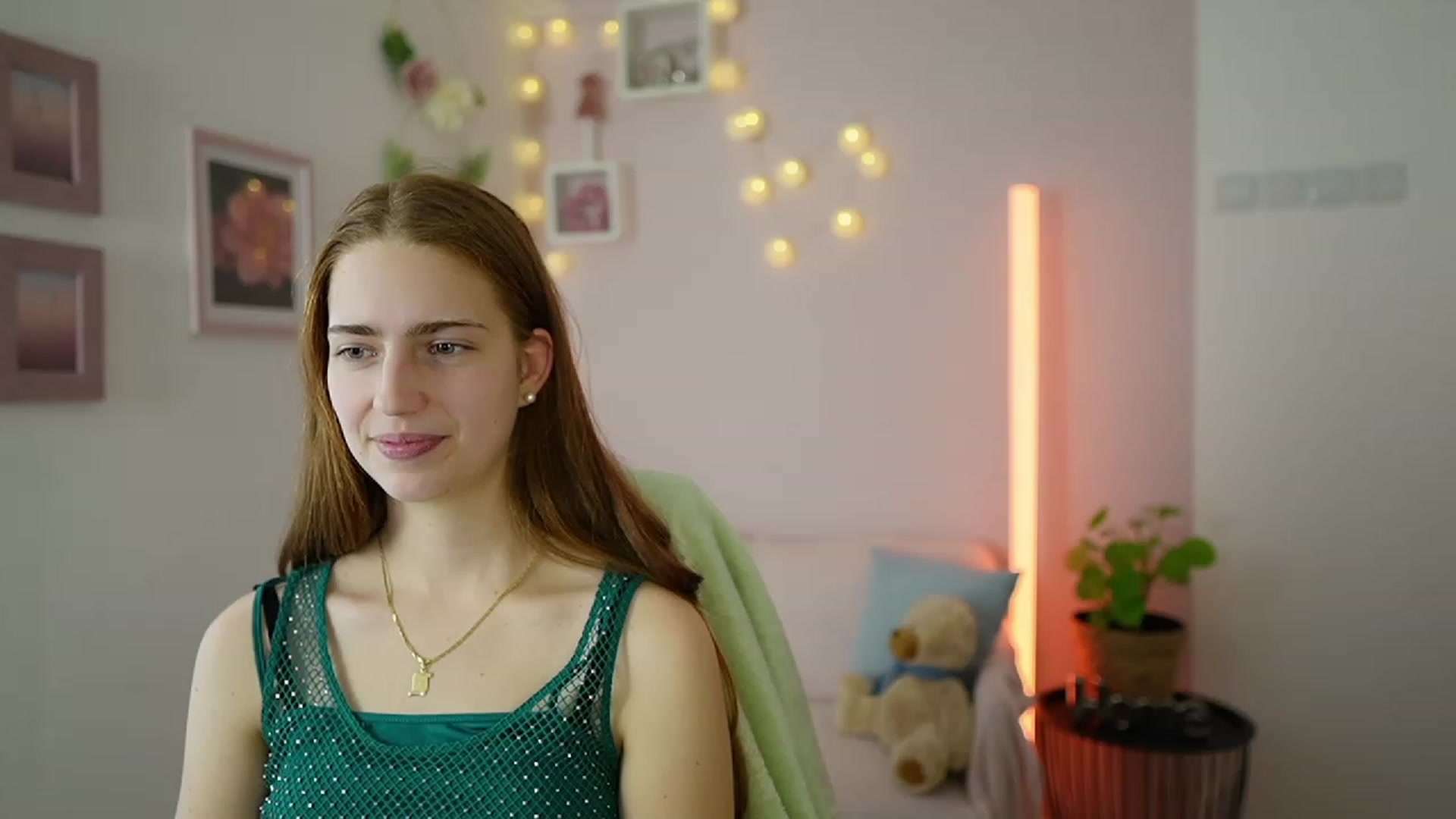 Naomi_Woods18 video thumbnail