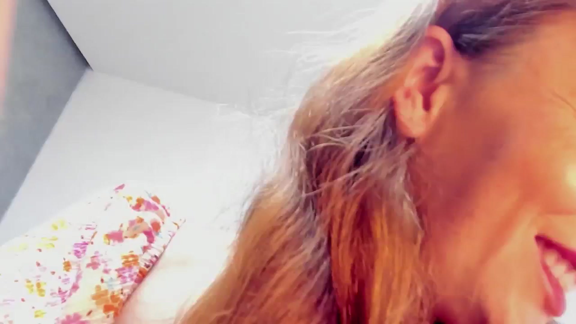 OhMyMiaa video thumbnail
