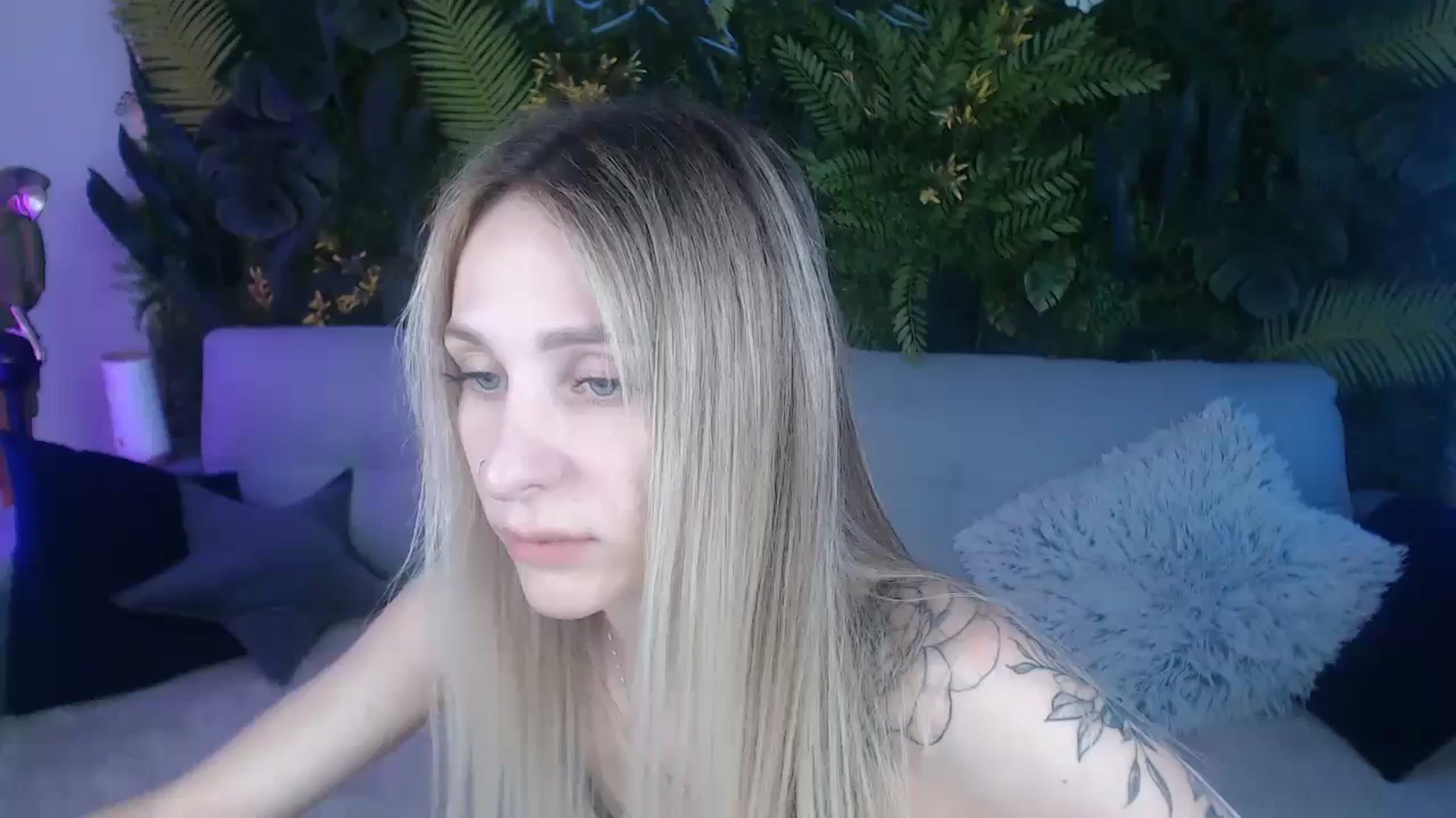Horny_Blond video thumbnail