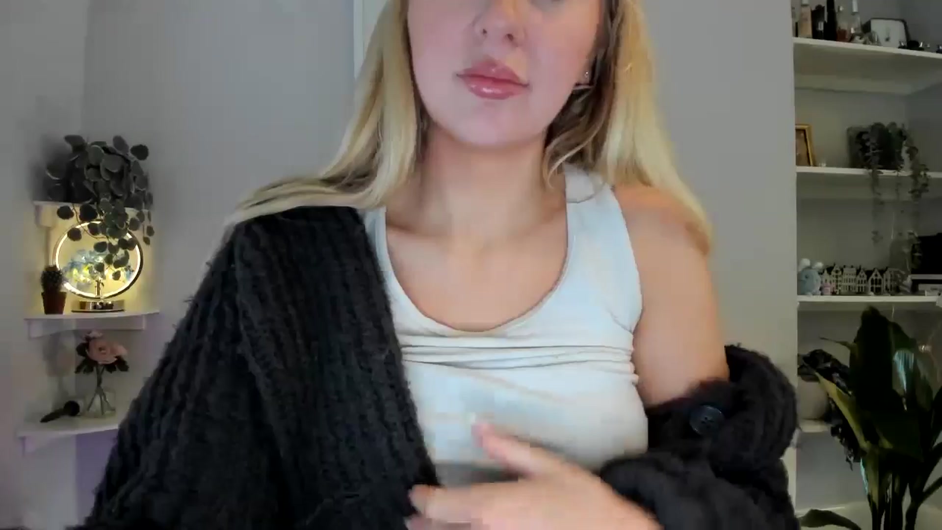 AvaCutie video thumbnail