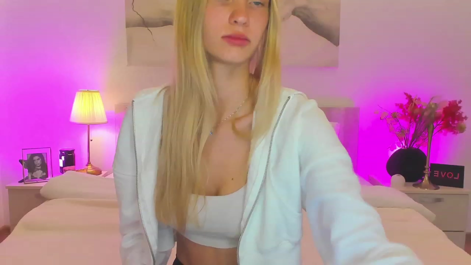 Angell_XO video thumbnail