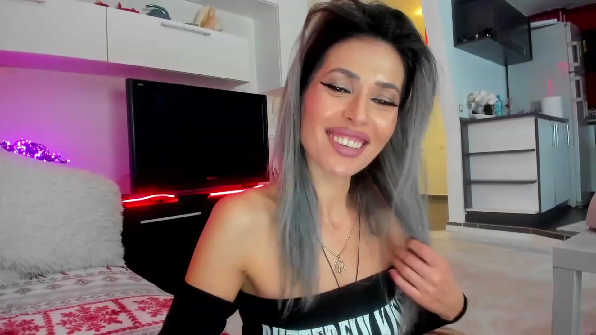 SmileyTinaa video thumbnail