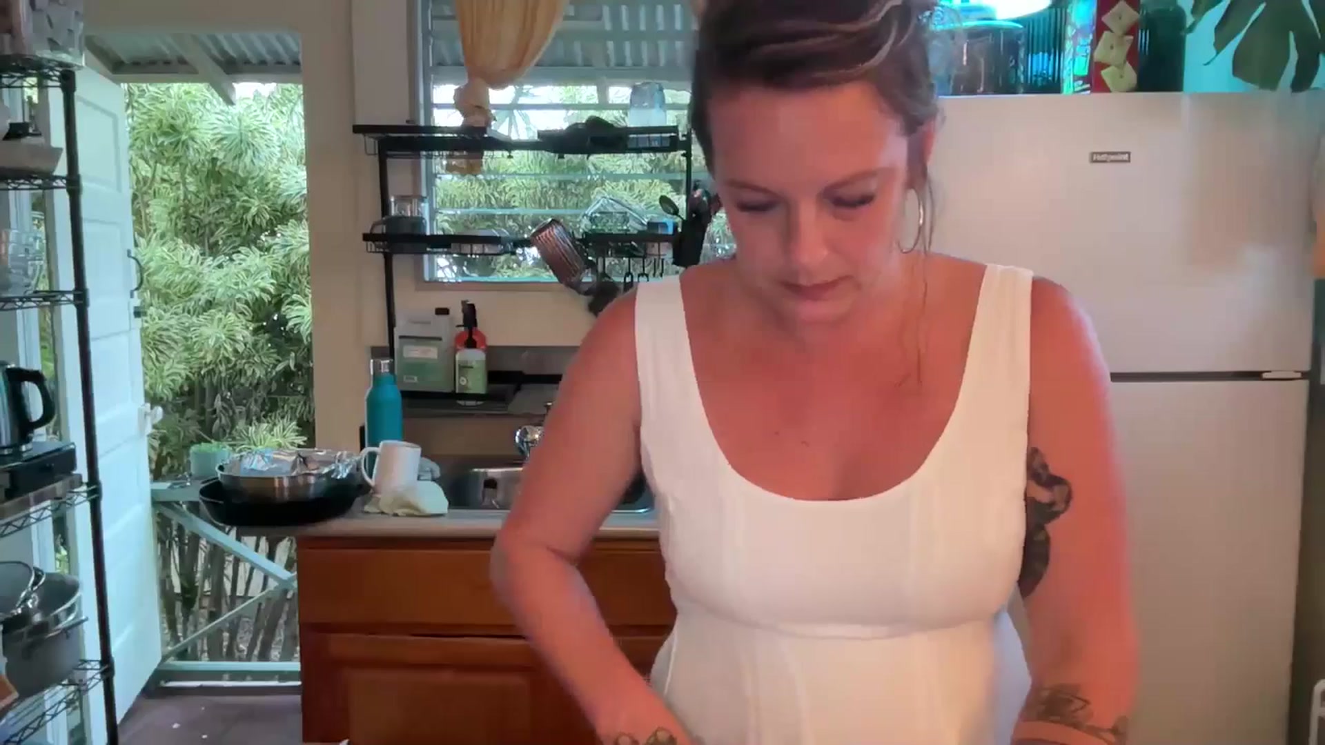 Ailia video thumbnail