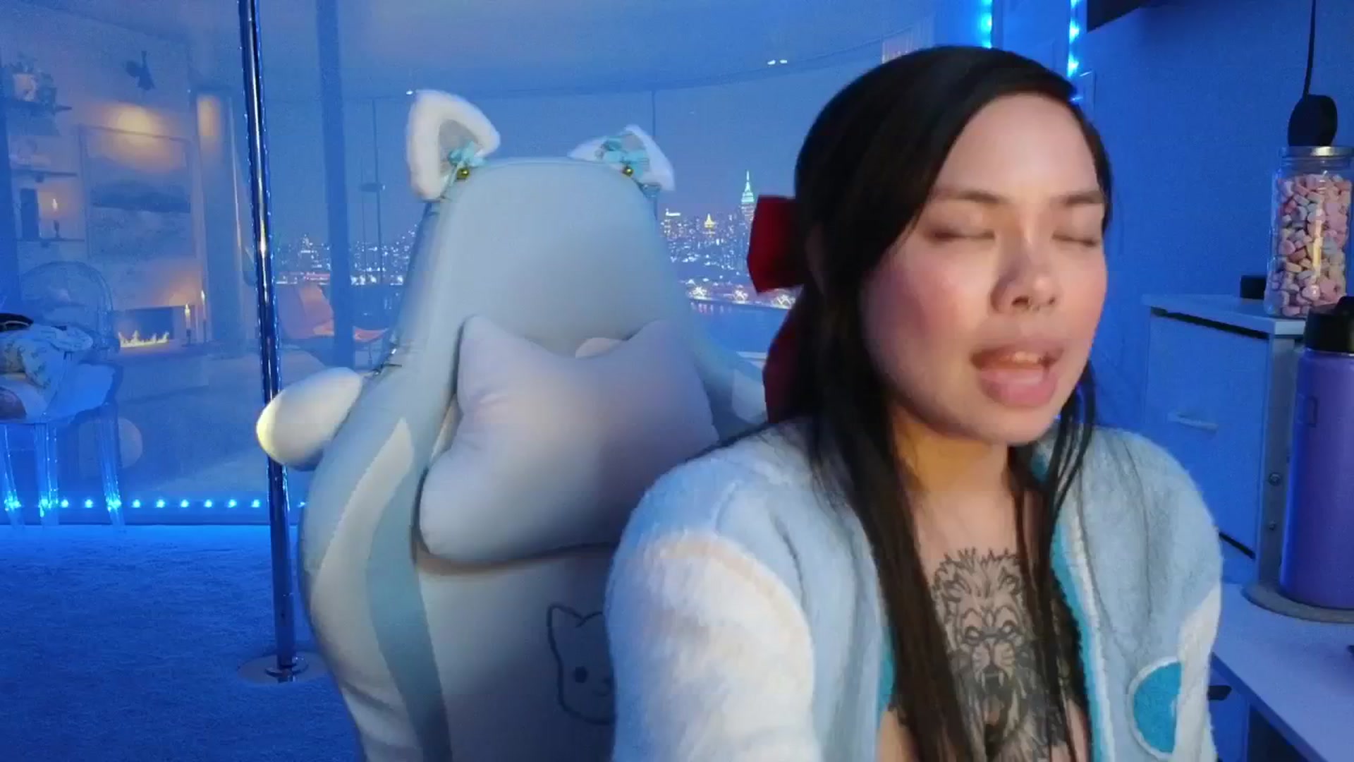dolllface video thumbnail