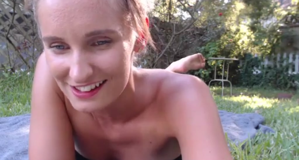 ella_xo video thumbnail