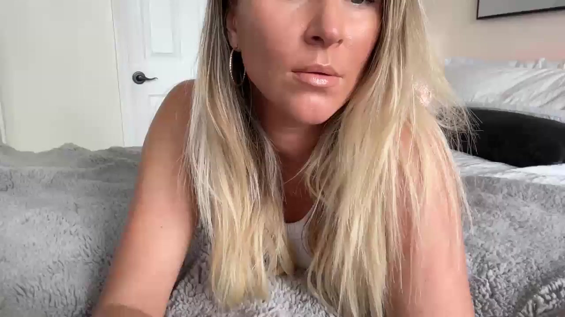 DailyTease video thumbnail
