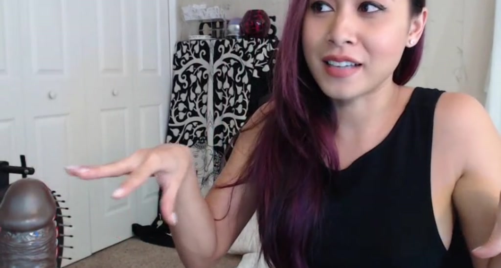 Downloads video thumbnail