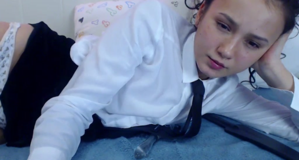 Littlewetgirl video thumbnail