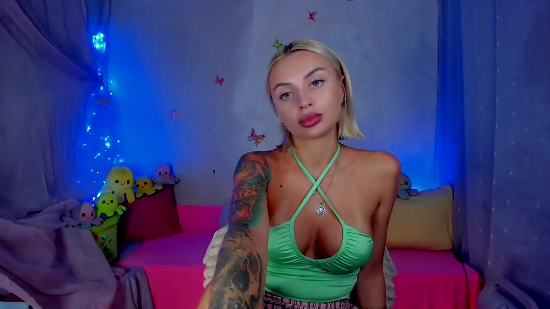 YourLizzyDoll video thumbnail