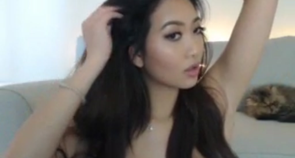 MissReinaT video thumbnail