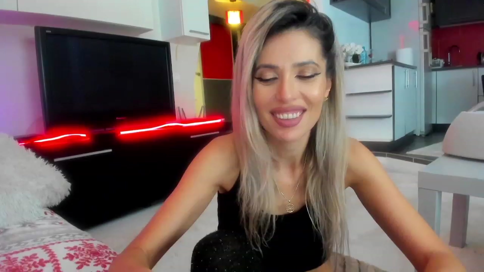 SmileyTinaa video thumbnail