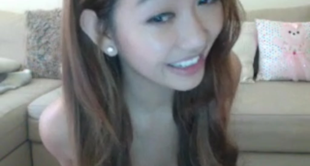 MissReinaT video thumbnail