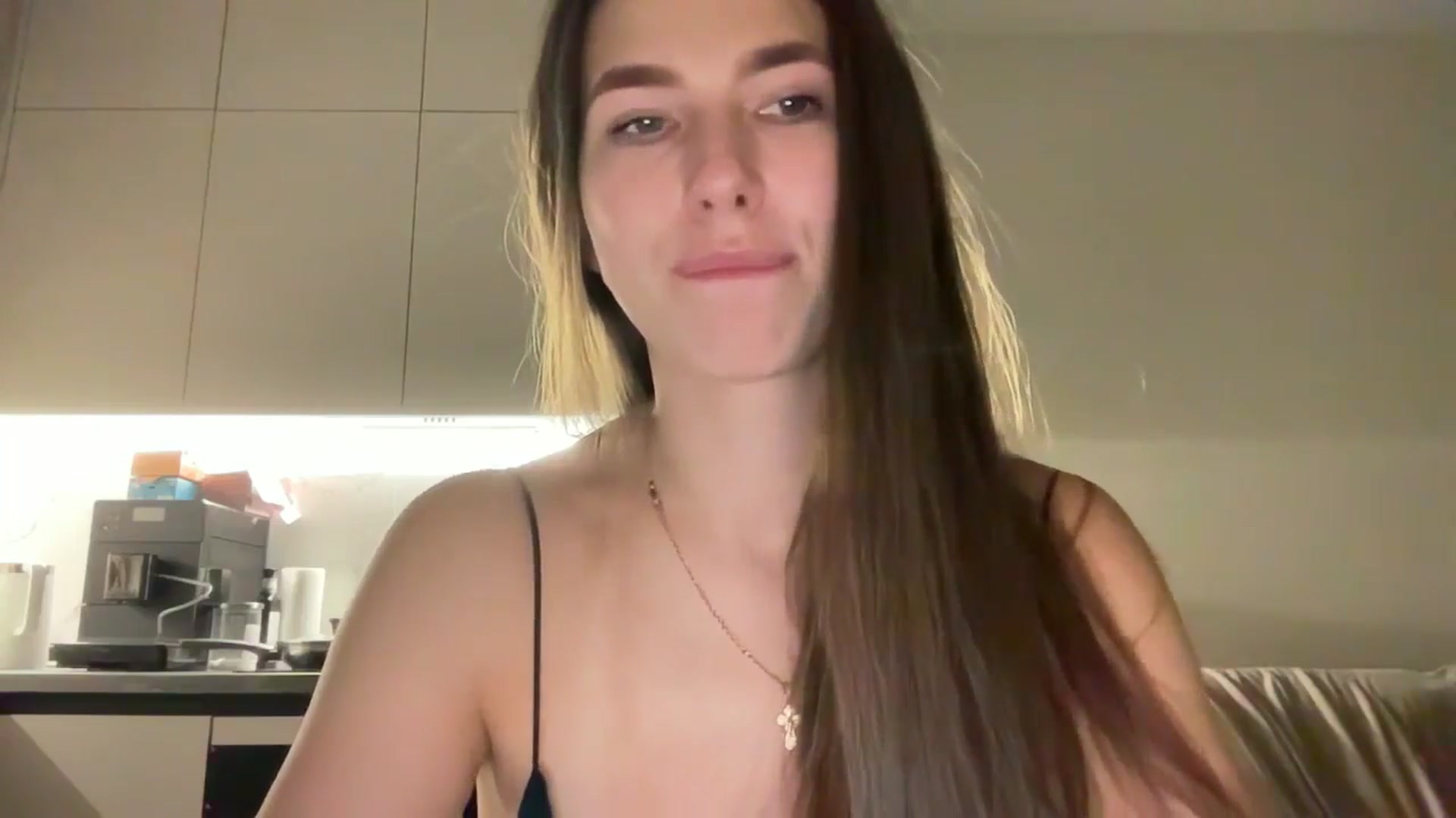 kissfreeze video thumbnail