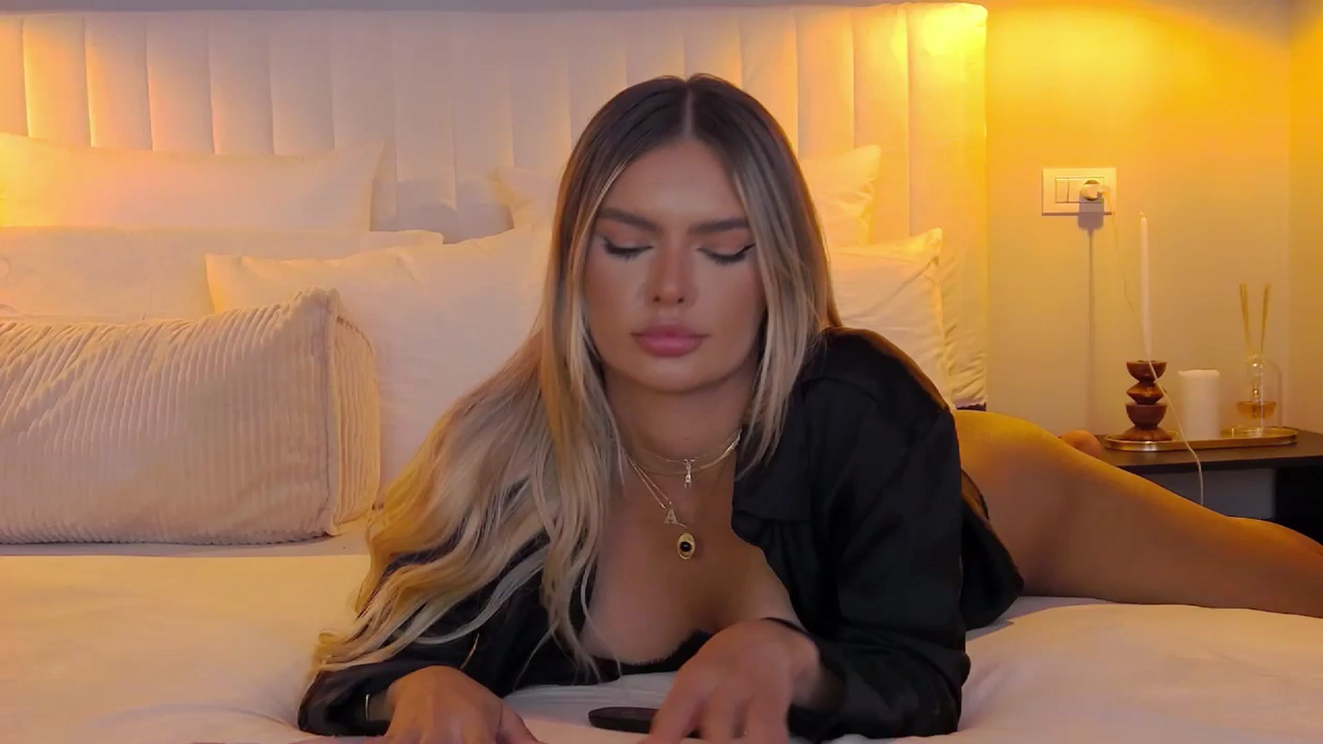 AnaisAnn video thumbnail