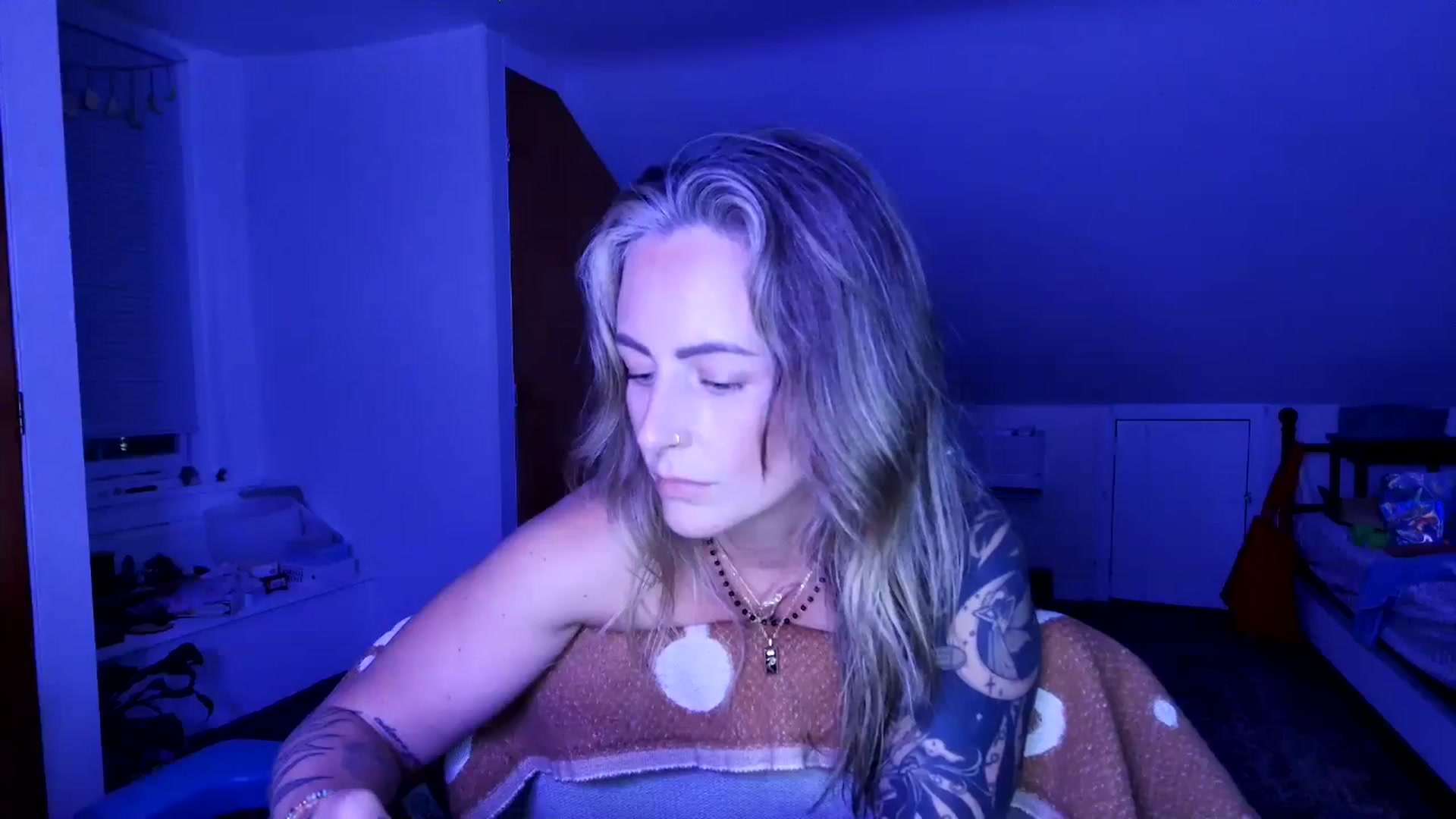 Lena_bee video thumbnail