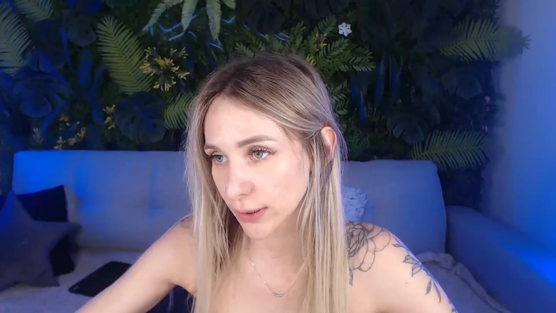 Horny_Blond video thumbnail