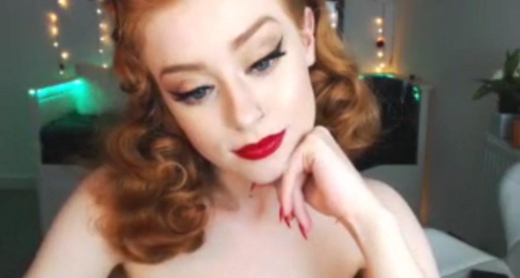 LunaRoux video thumbnail