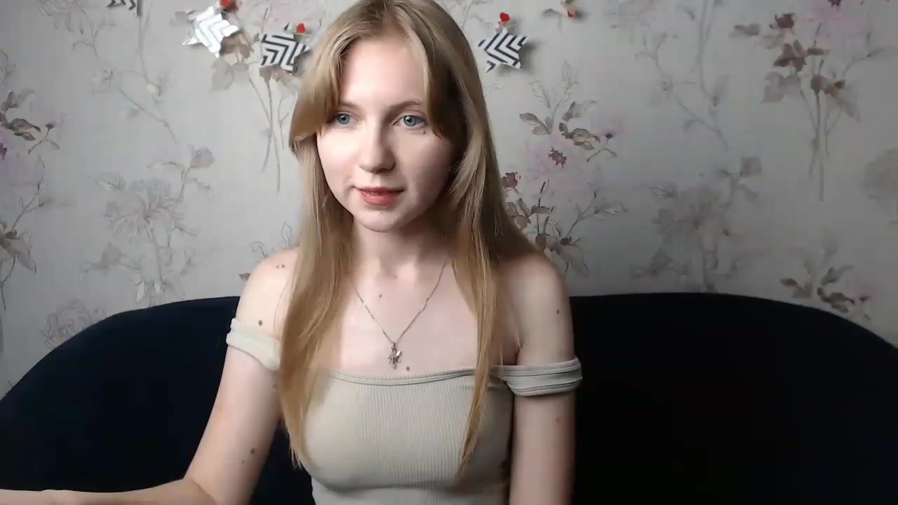 EmillyHoot video thumbnail