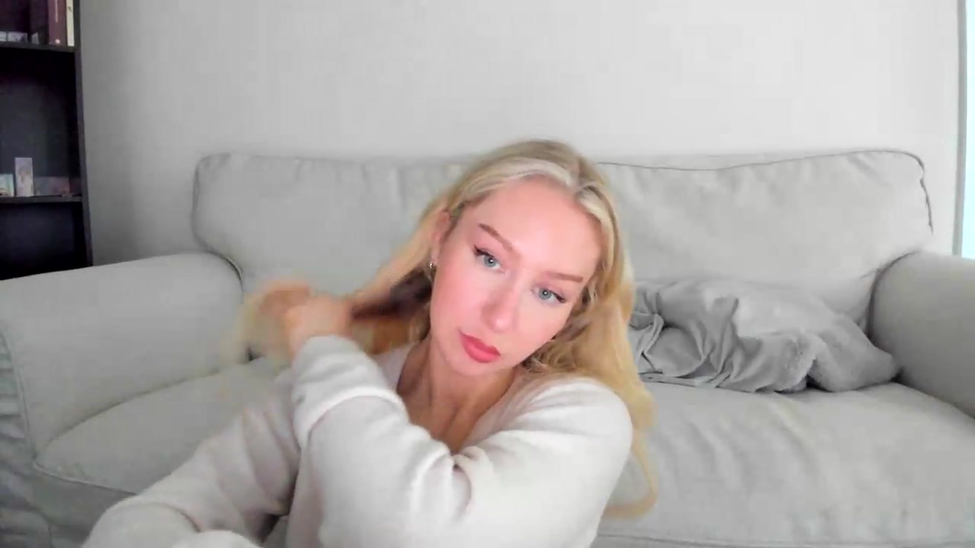 pixelatedgirl video thumbnail