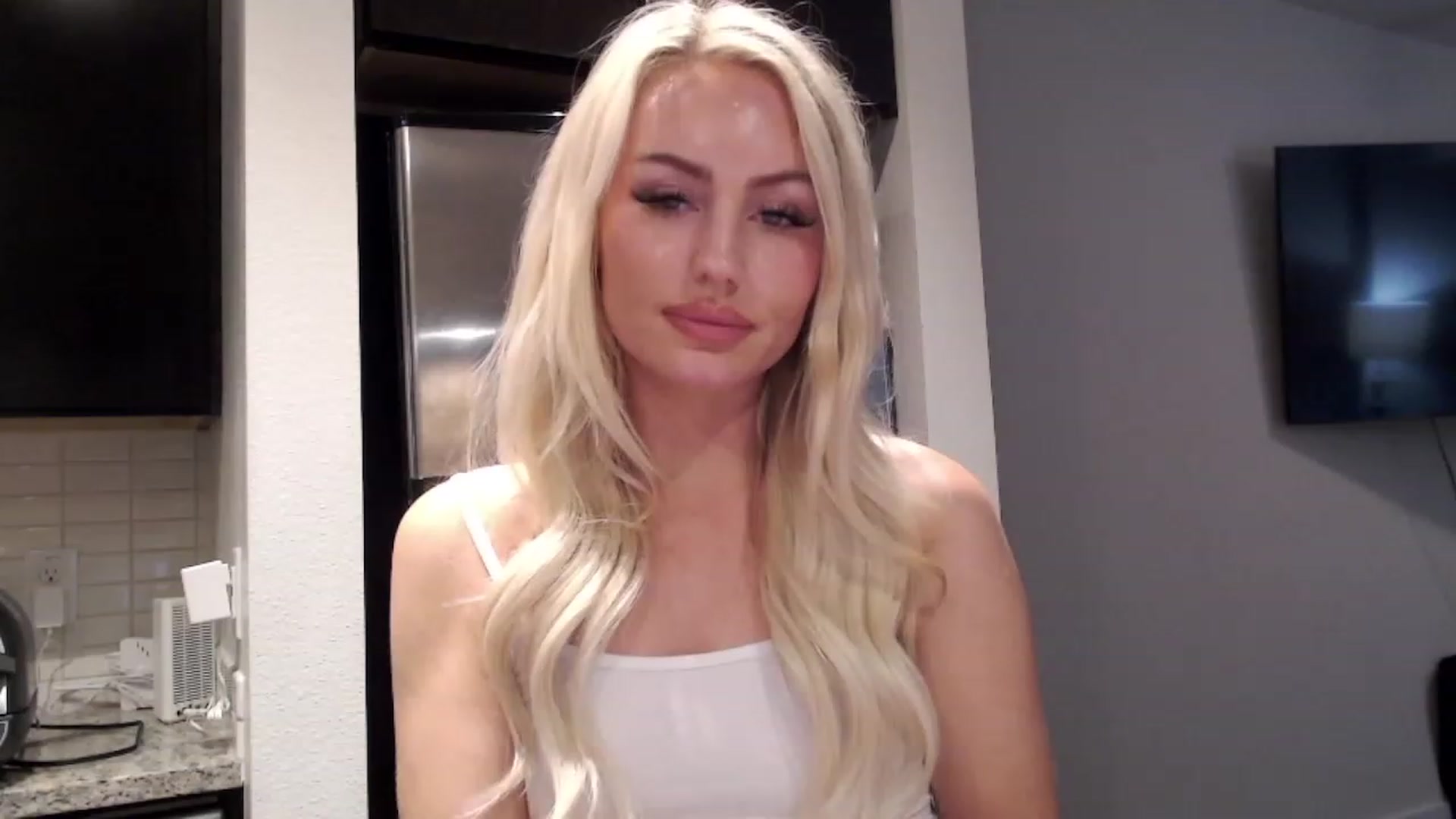 Officialelsa video thumbnail