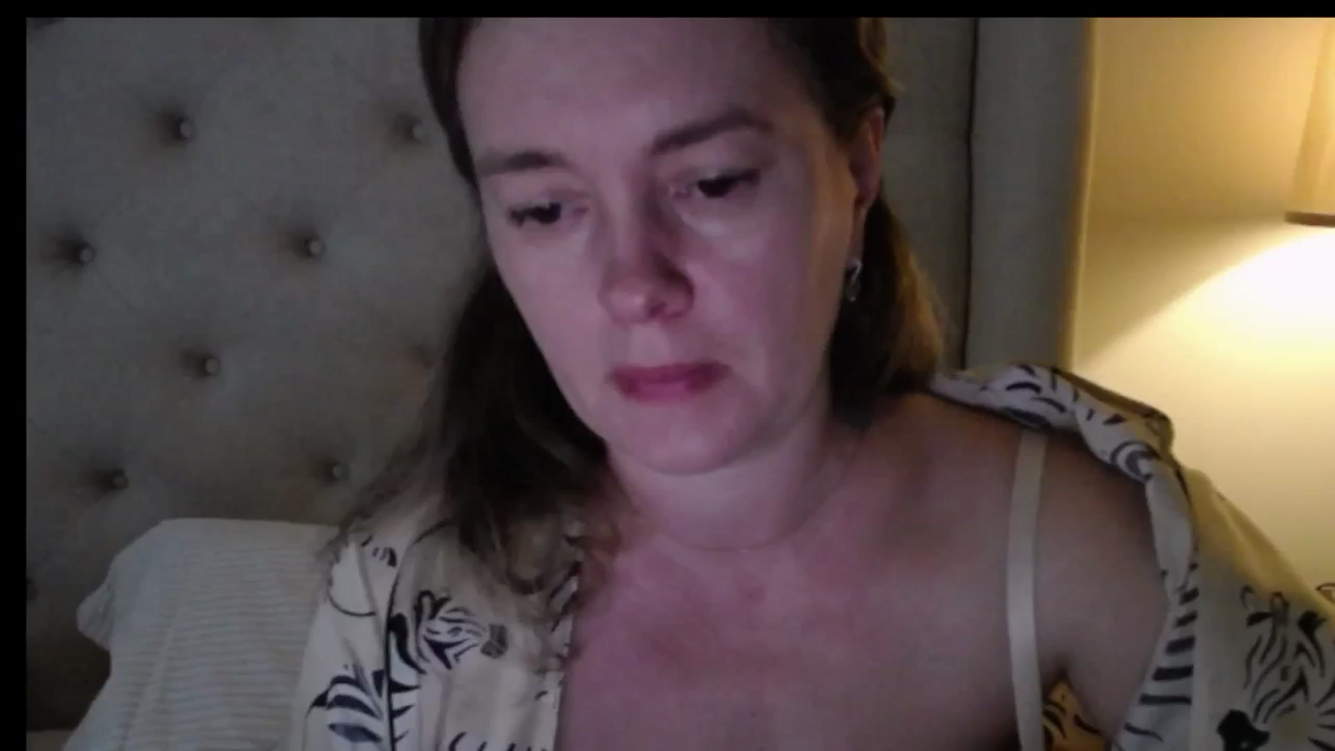J0llye video thumbnail