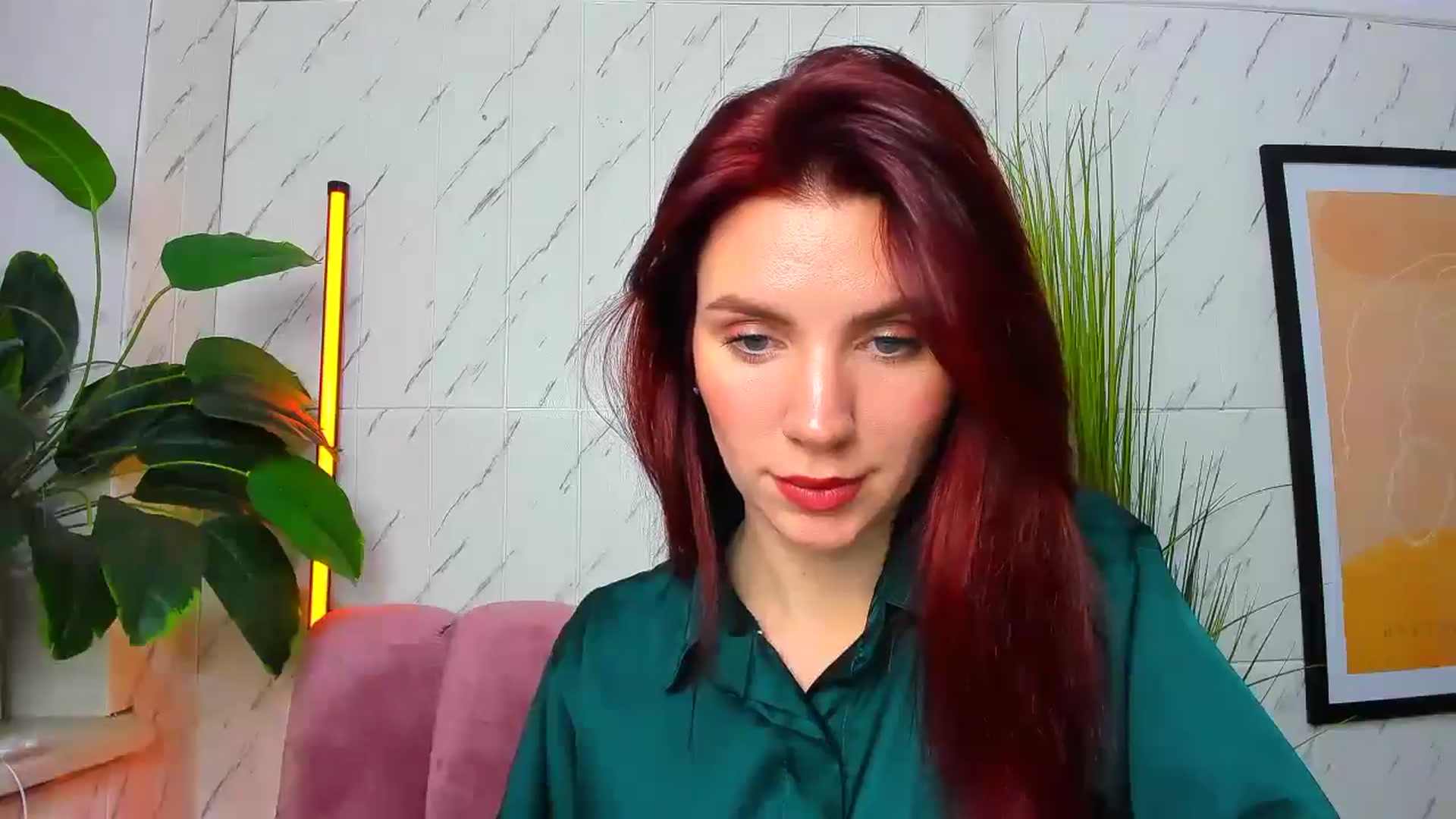 MiaLuxe video thumbnail