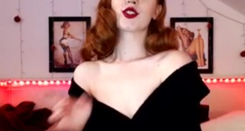 LunaRoux video thumbnail