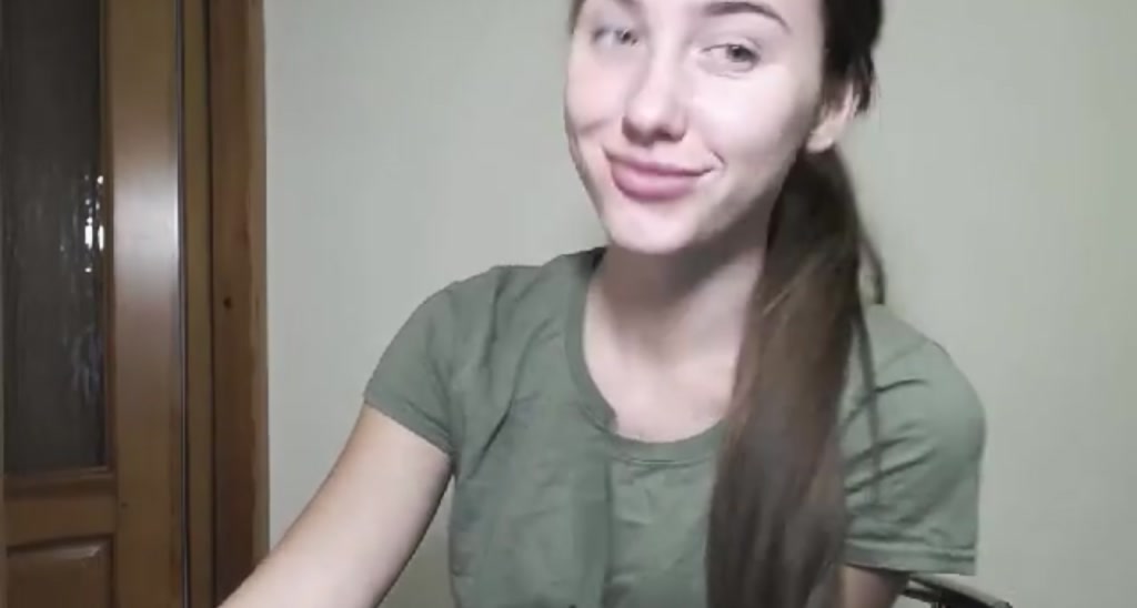 Ellie_18_ video thumbnail