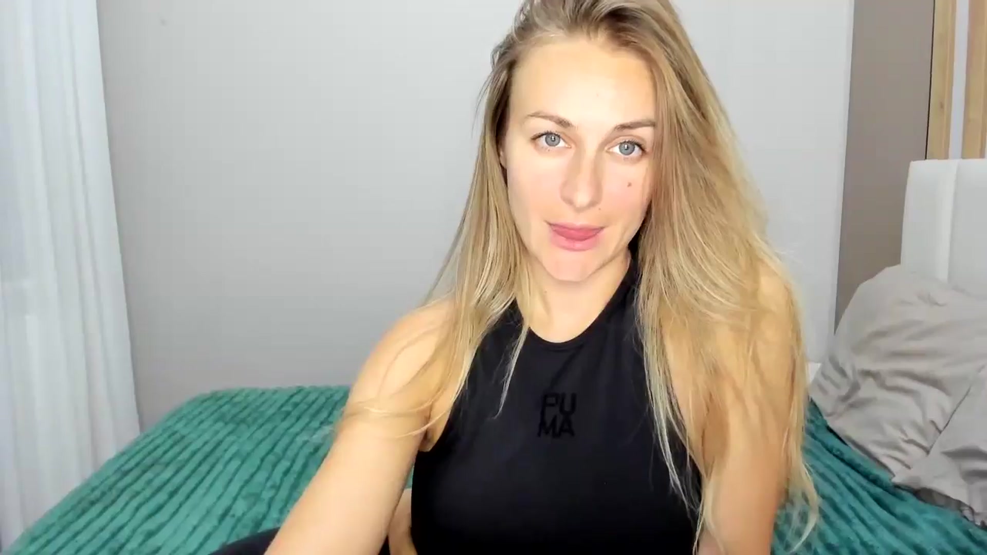 regular_girl video thumbnail