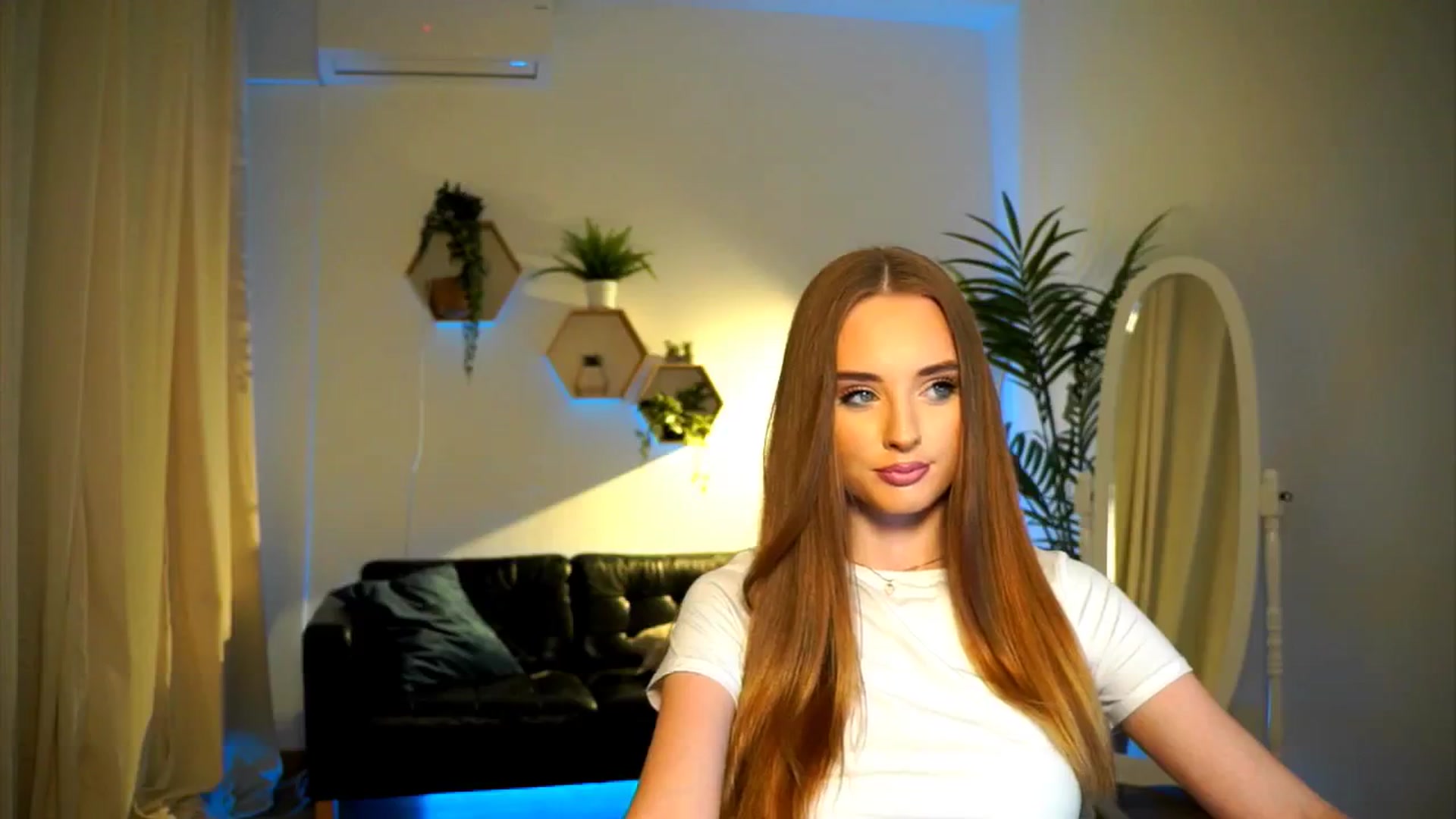 petitegonwild video thumbnail
