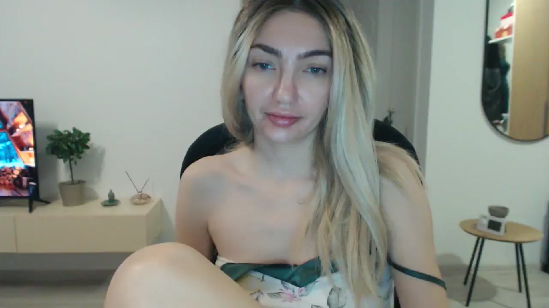 AlyVee video thumbnail