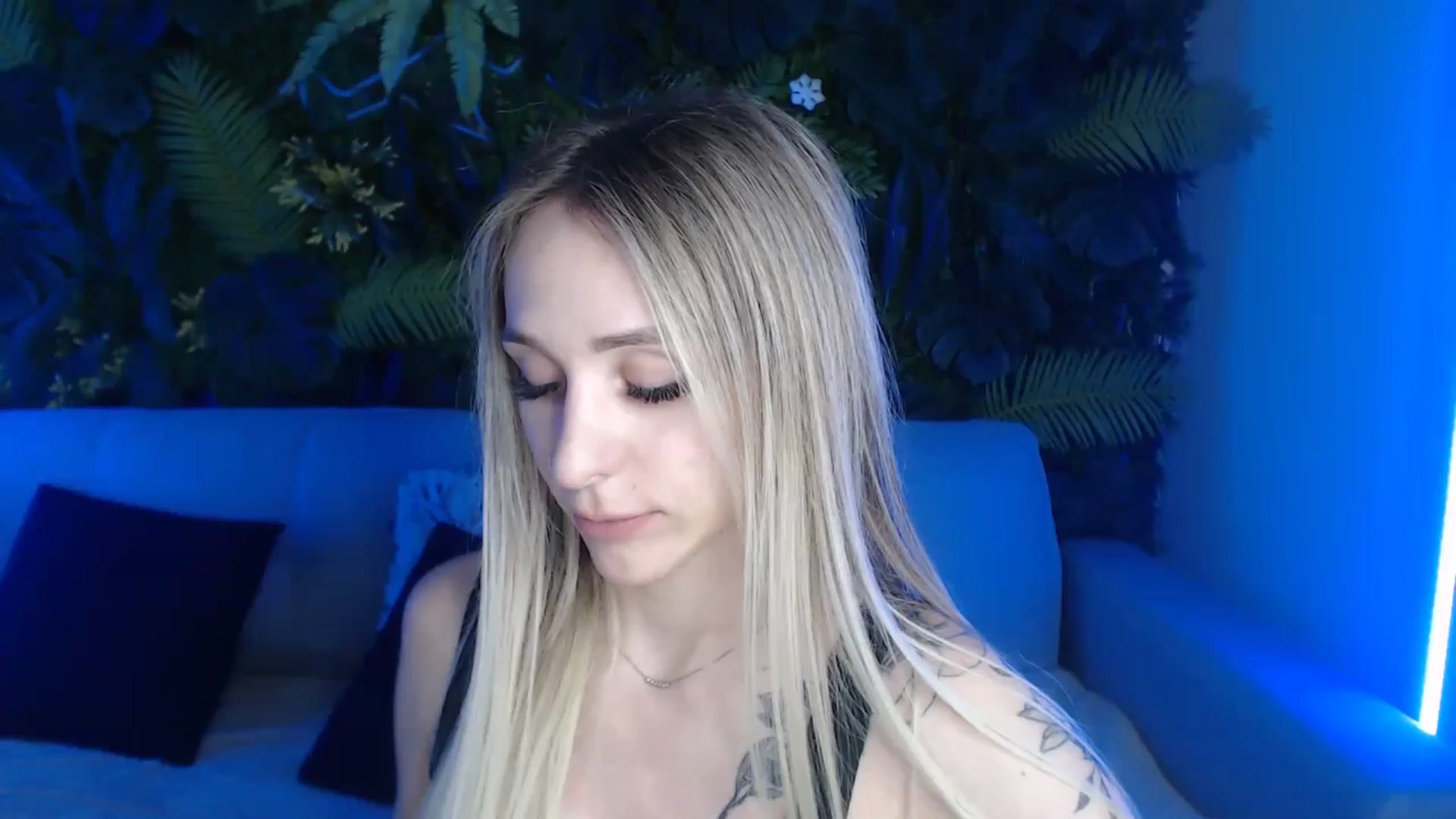 Horny_Blond video thumbnail