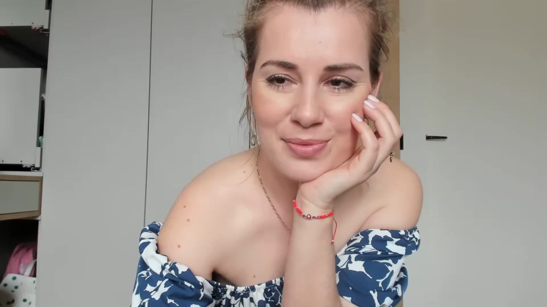 PrettyWomen31 video thumbnail