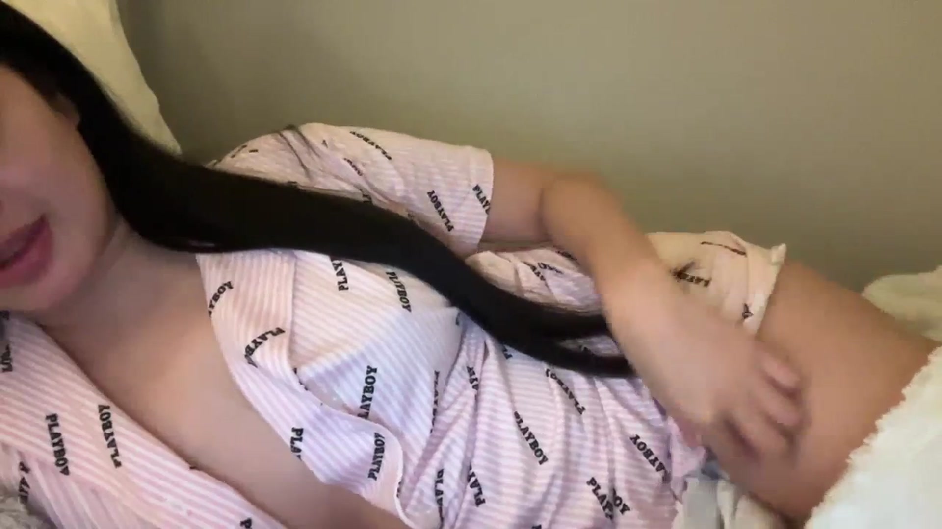 MsAkira video thumbnail