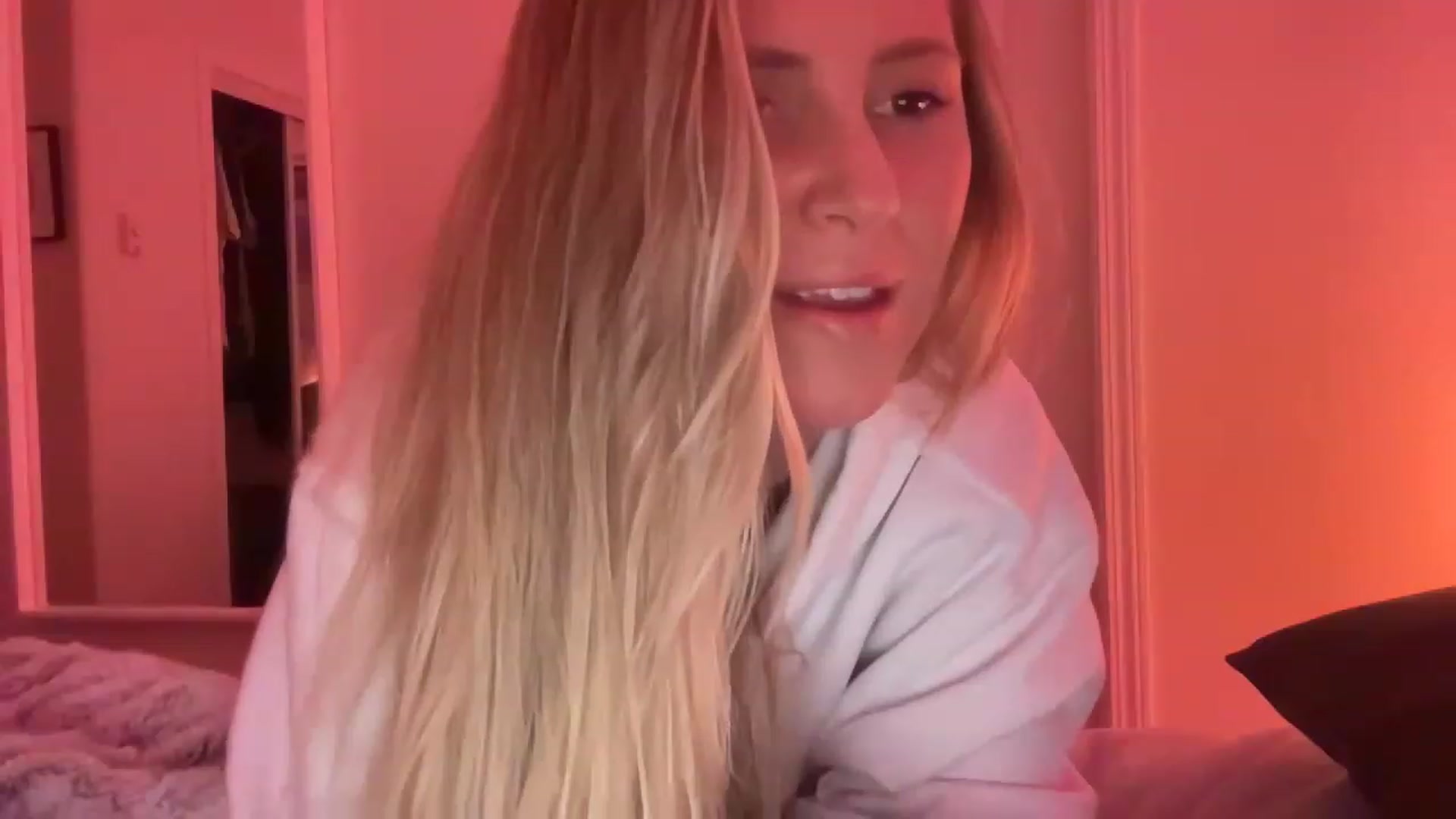 DailyTease video thumbnail