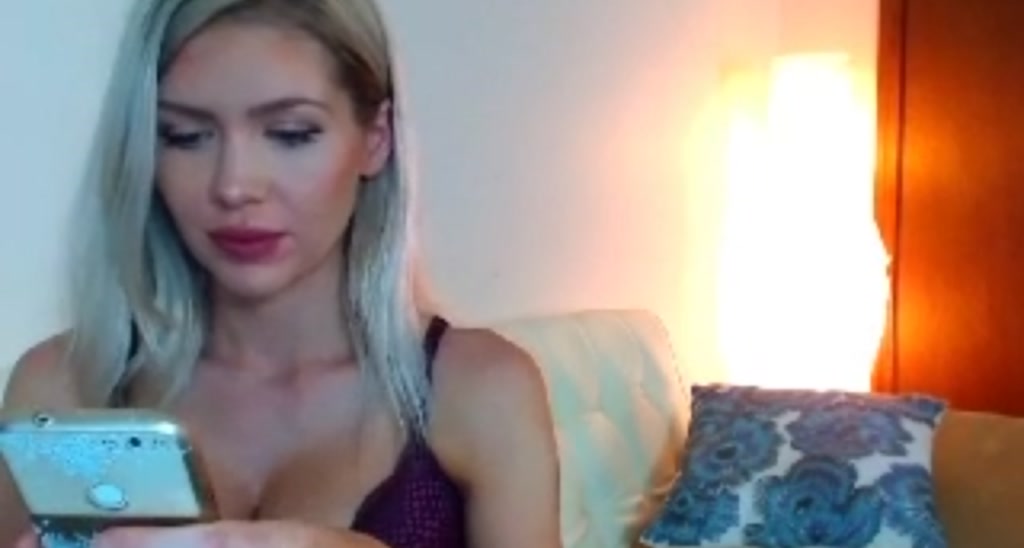 XO_Ella_XO video thumbnail