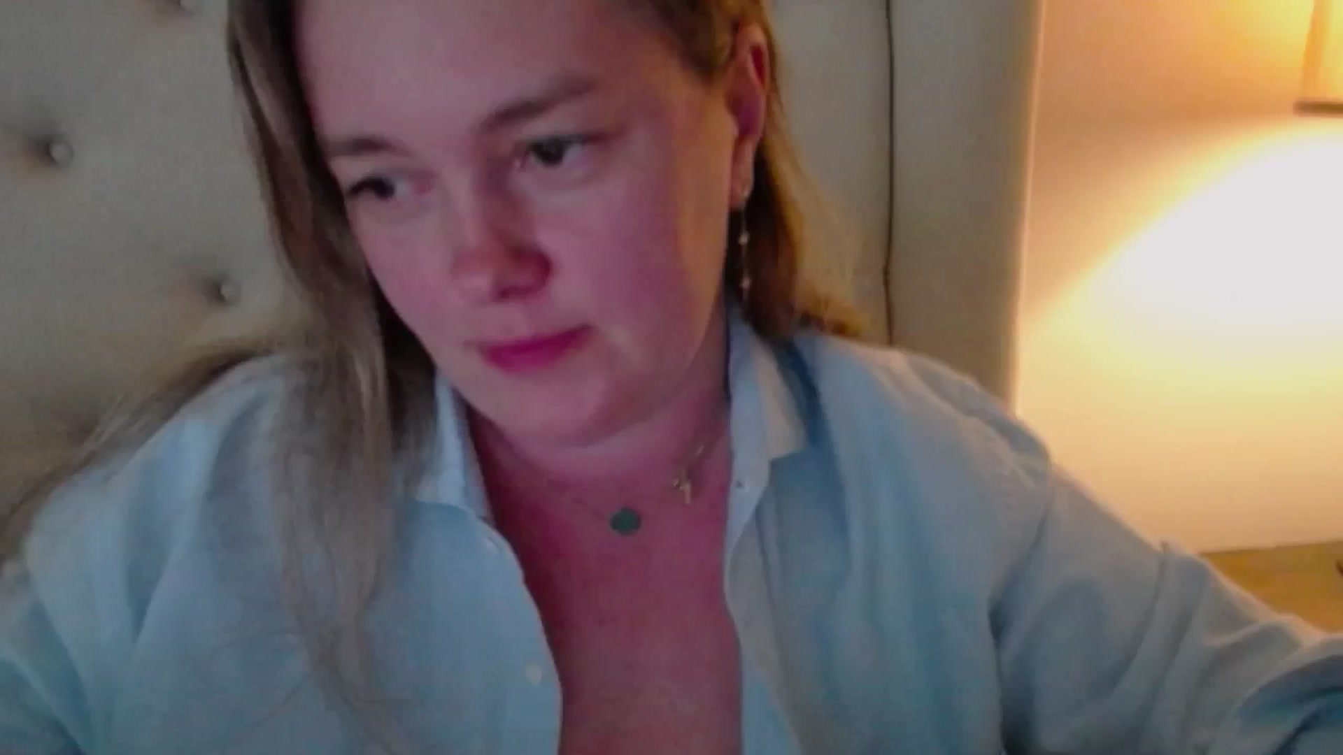 J0llye video thumbnail
